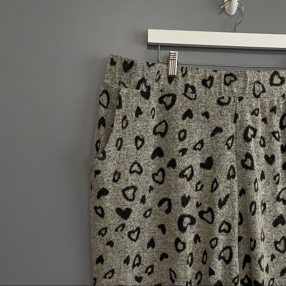 NEW BOBEAU Plus Size Brushed Lounge Slim Fitting Joggers In Leopard Print 3X - Picture 5 of 7